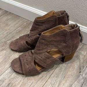 NOT RATED Santana Light Taupe Women's Ankle Boots Booties 10